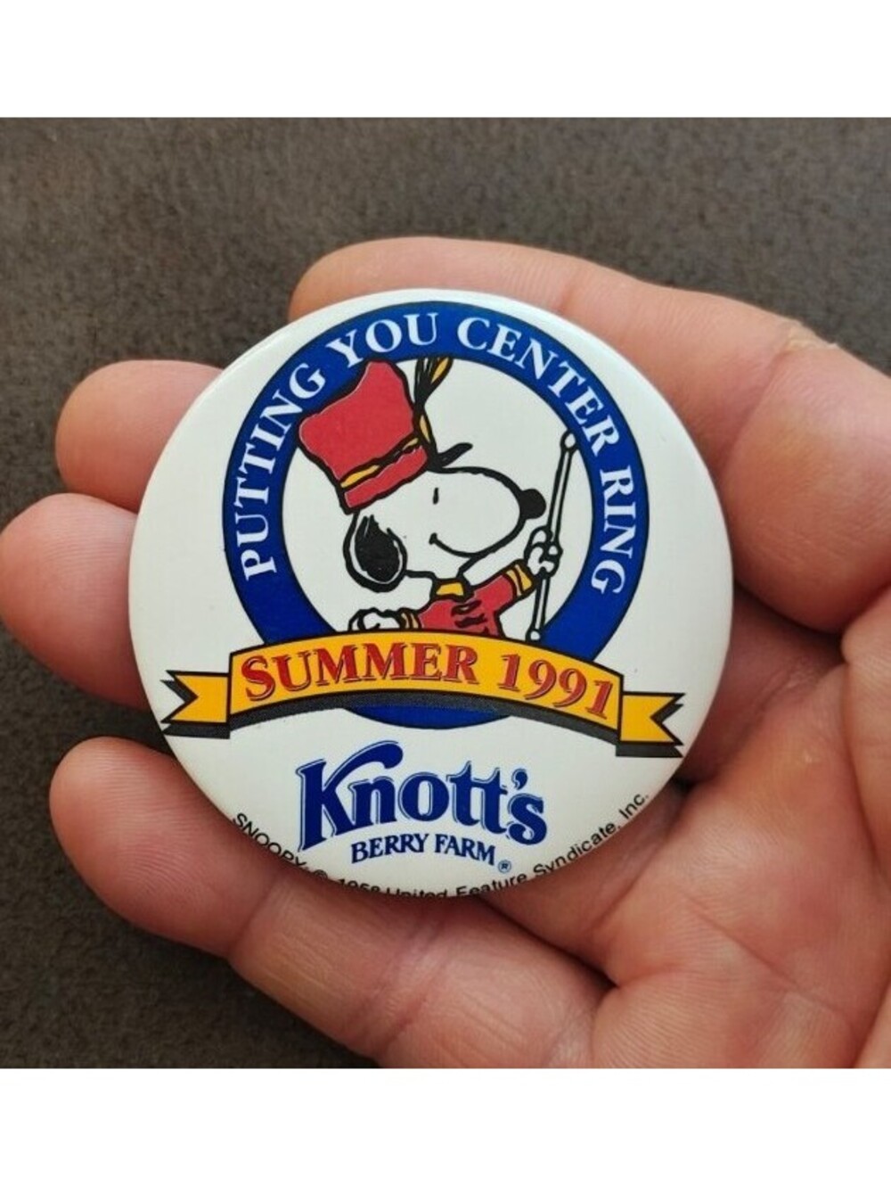 1991 Rare Knott's Berry Farm Putting You Center Ring Snoopy Button